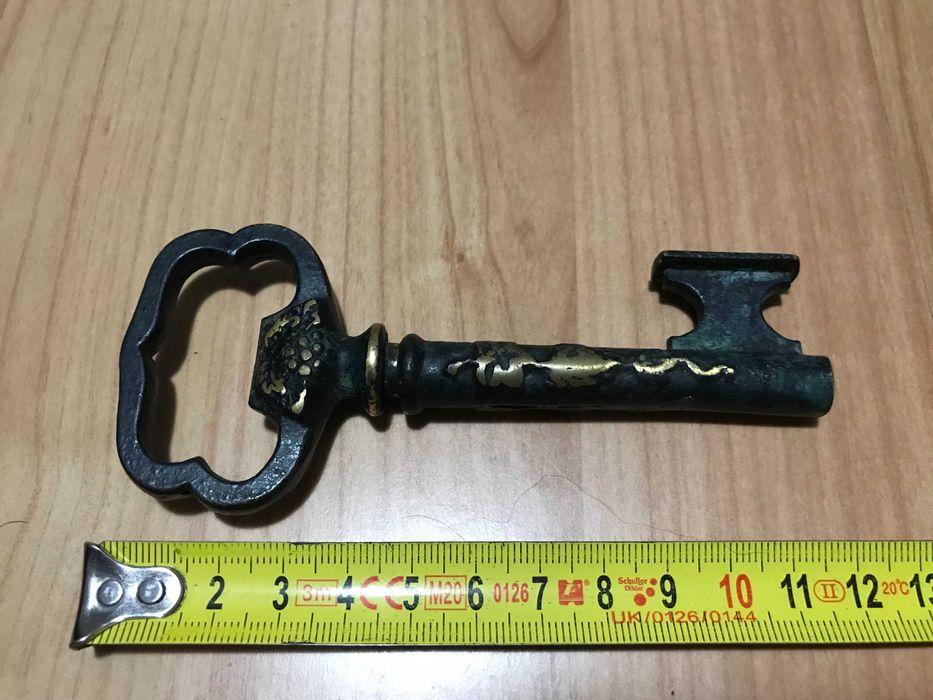 Cheie decorativa tirbuson