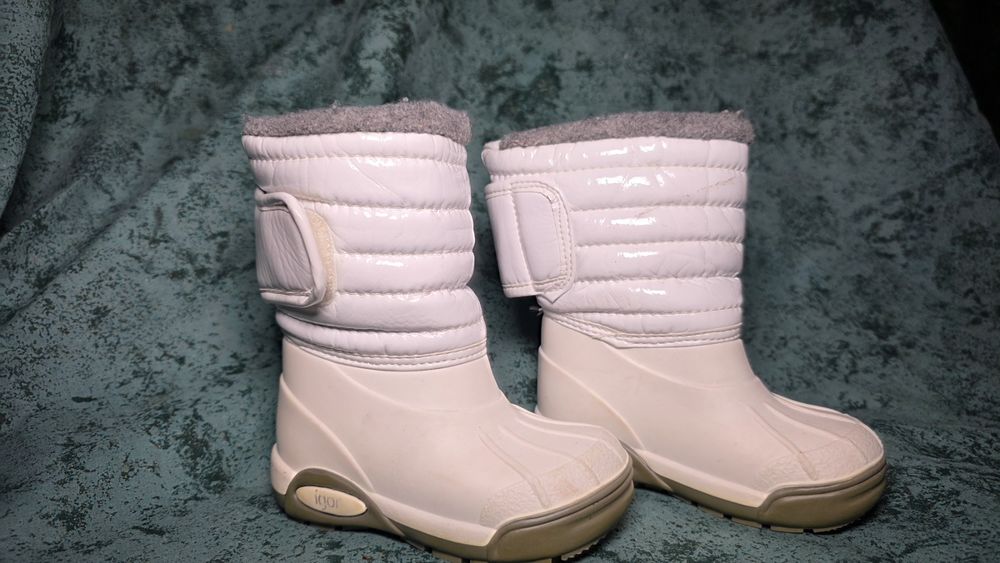 Продавам детски апрески