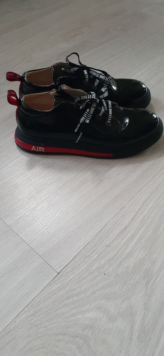 Качественная обувь ботинки для школы для девочки