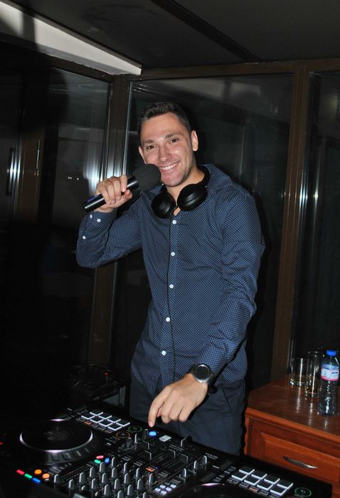 DJ МАШАТА / Дисководещ за вашия празник