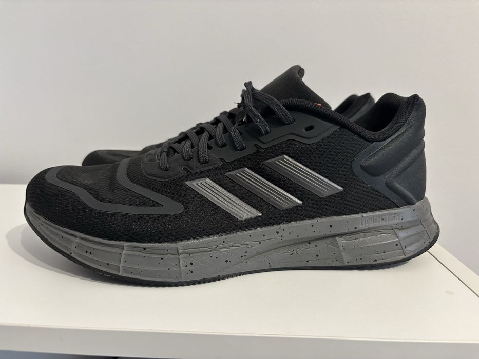 Продам Мужские кроссовки Adidas original размер 44-43