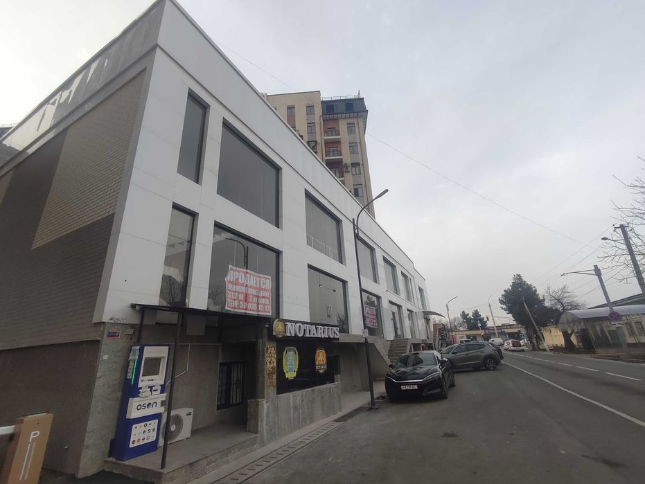Продаётся коммерческая недвижимость 526 м² 1–2 этаж