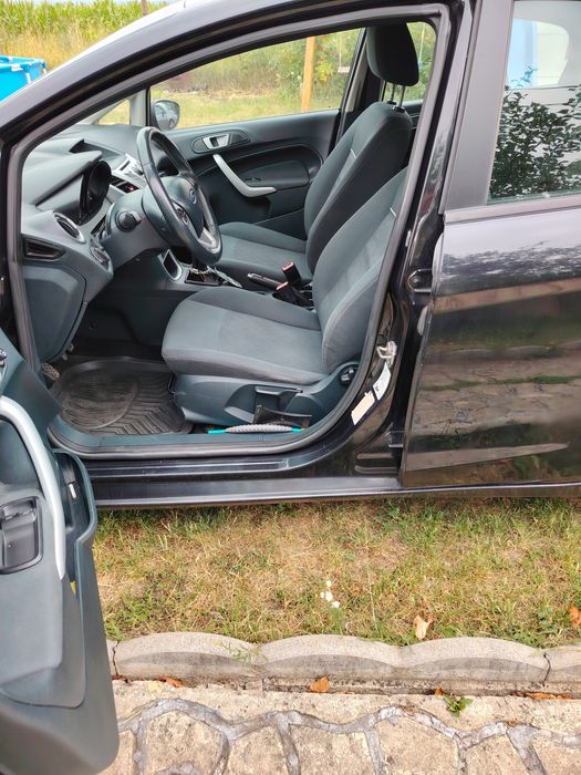 Vând Ford Fiesta an 2012 1.2
