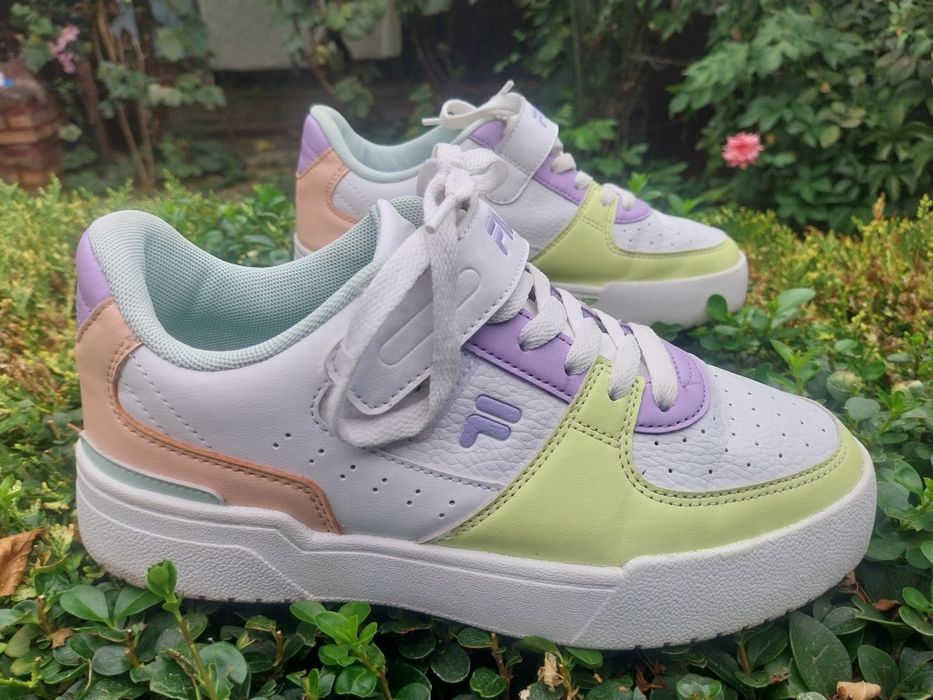 Adidași Nike, Fila , Skechers
