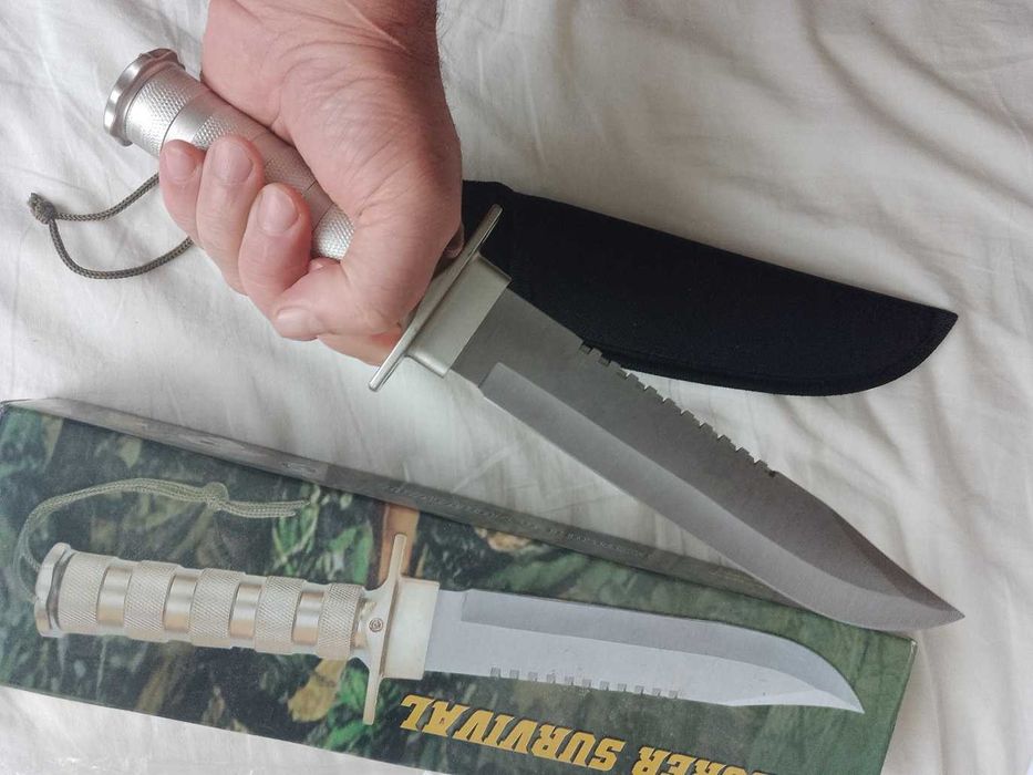 Set de 4 cutite NOI, Rambo replica Survival Vanatoare Camping Drumetie