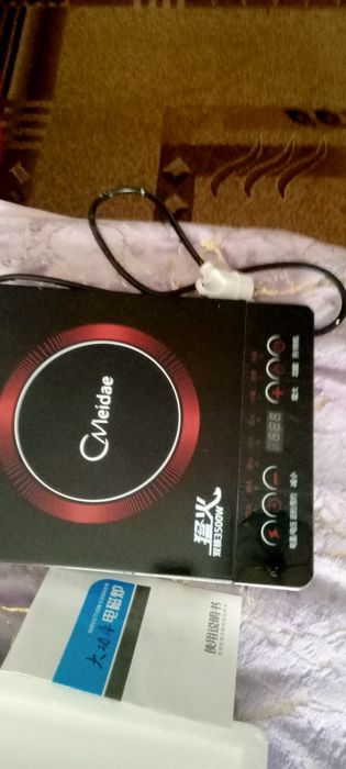 Продам электро плиту