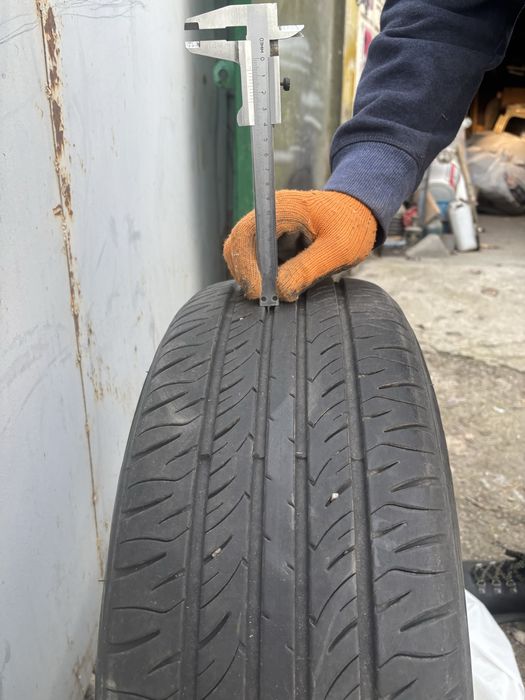 Автошины летние 215 б/у в идеальном состоянии