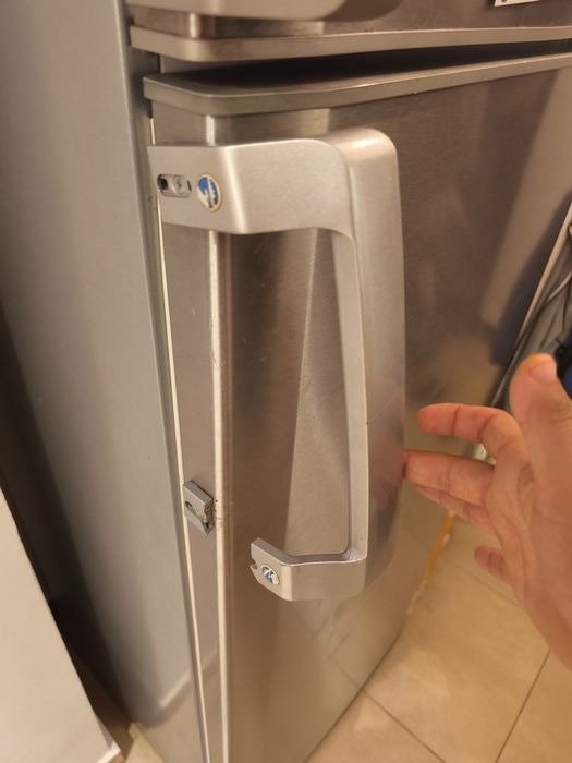 Frigider cu doua usi Beko argintiu (Inaltime 175 cm / Latime 60 cm)