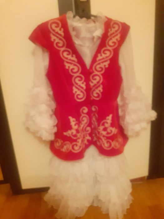 Нацыональный платье, ұлттық көйлек.