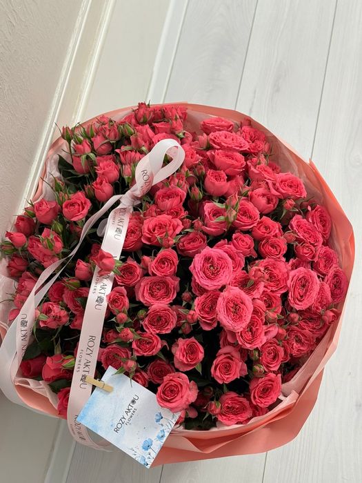 Свежий букет из роза. Романтичный и ароматный букет.