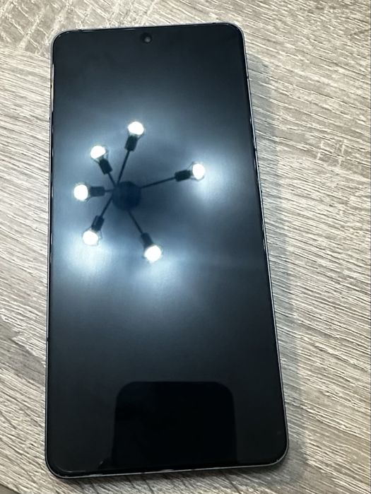 Vand OnePlus 13R ca NOU