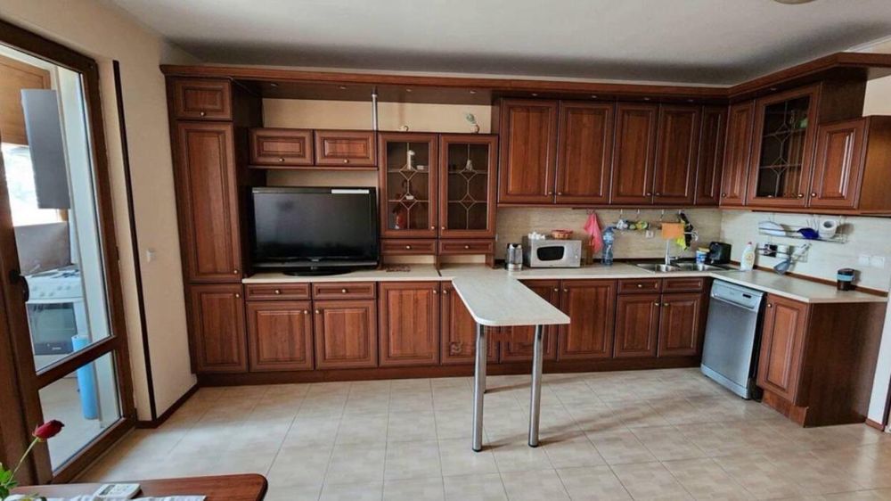 Дава се под наем Двустаен апартамент в Бургас, Лазур - 75 кв.м за 504.9 € - Снимка #1