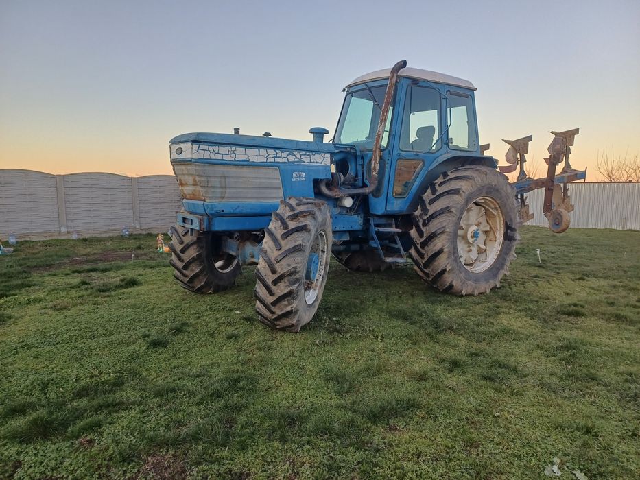 Tractor ford 4x4 cu Plug reversibil