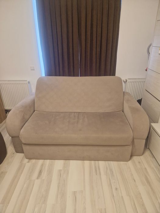 Canapea din burete, ultra-confortabilă și ușoară