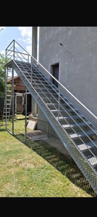 Scări zincate galvanizate