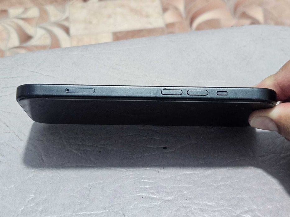 iPhone 15, 128GB, чёрный, батарея 81%