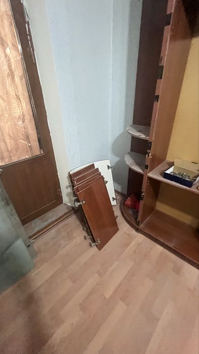 Мебель горка разобранный отдам даром срочно