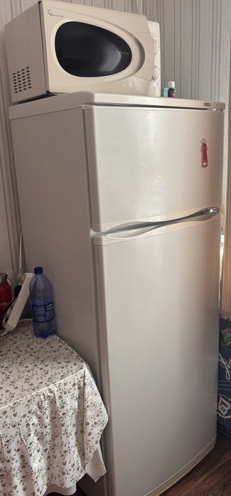 Холодильник + микроволновка