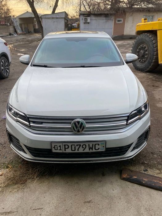 Volkswagen 2020 yili BORA