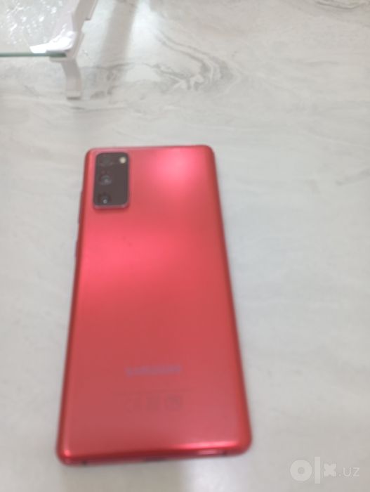 Samsung S20FE 6/128GB 2 ta sim kartalik. Ideal zavod holatda.