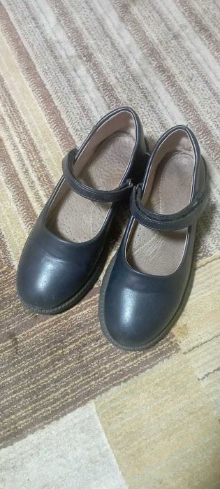 Продам Туфли и ботинки для девочки