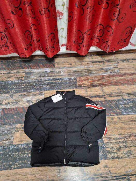 Vând geaca Mon cler