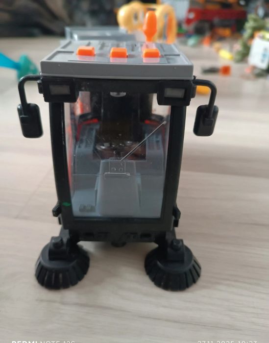 Camion de jucarie cu sunete și lumini