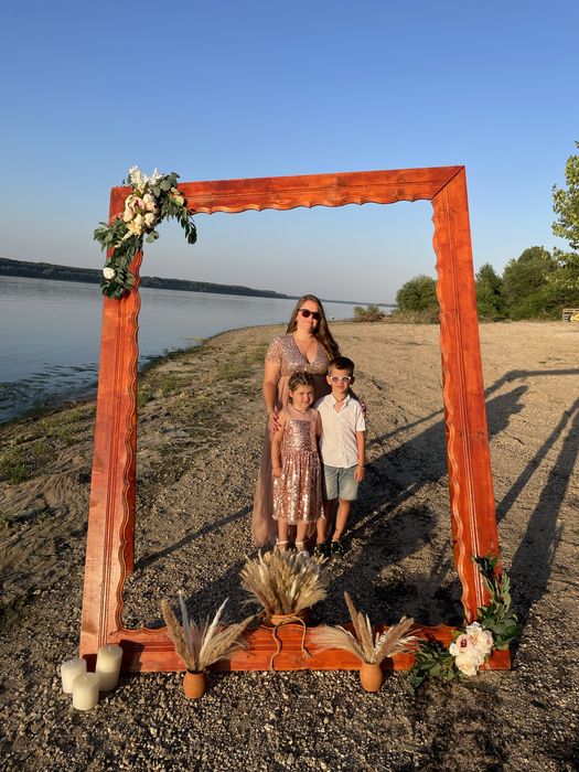 Дървена рамка за събития под наем