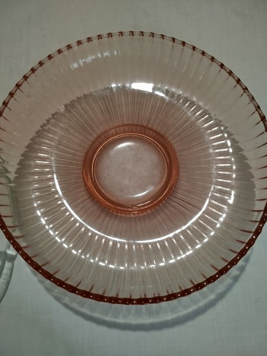 Фруктиера и чинии за торта