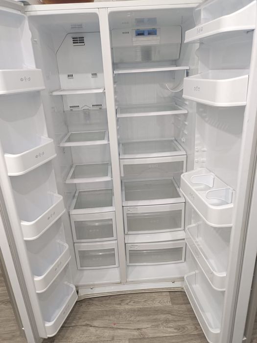 Холодильник двух дверный LG