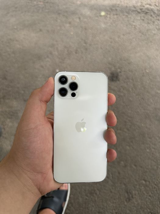 Продам айфон 12 PRO 128гб белый цвет