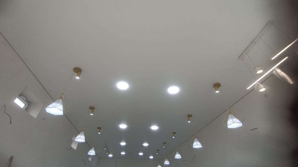 Натяжные потолки от 1300 материал.