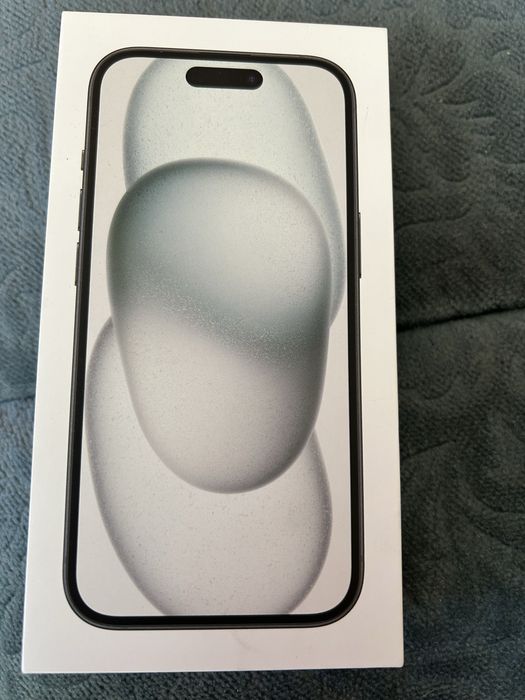 Продавам телефон iphone 15
