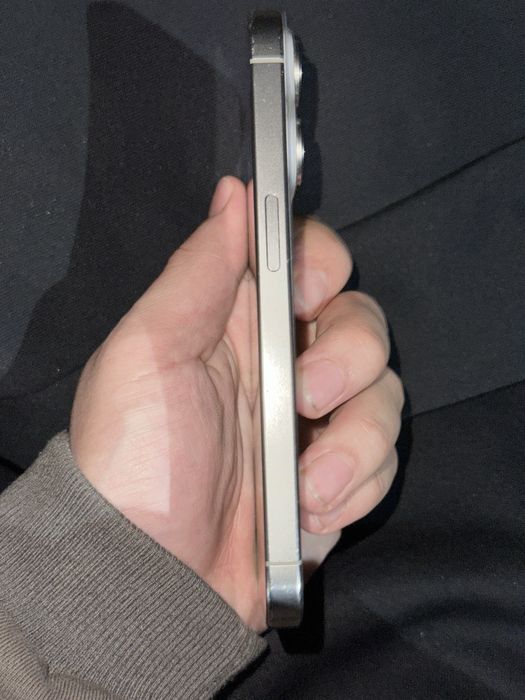 Продаю. Iphone 15 pro на 128 гб