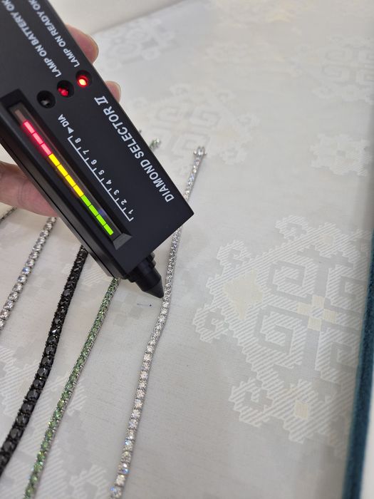 Продам бриллиантовый браслет (муссанит)