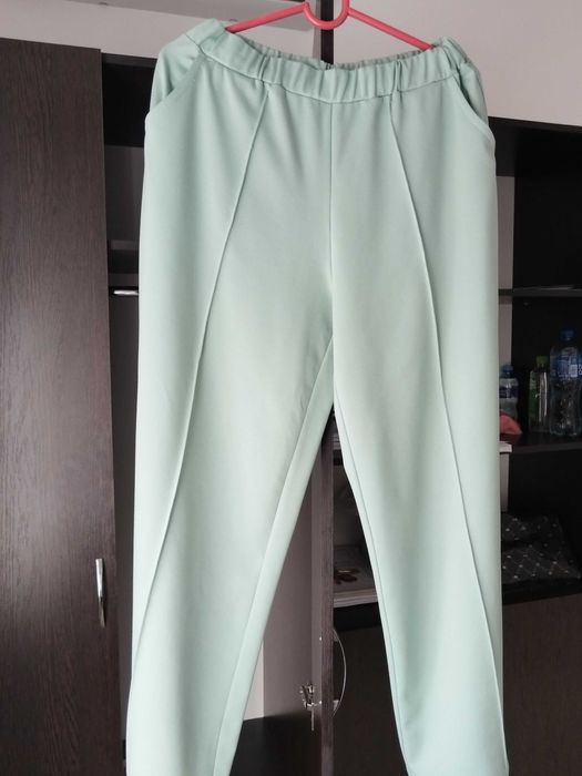 Продам женский костюм
