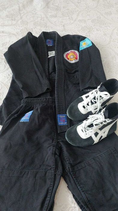 Продается кимоно в комплекте