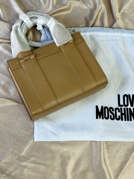 Чанта Love Moschino Уникален Модел Цвят Бисквита Голяма Чанта Дълга и Къса Дръжка