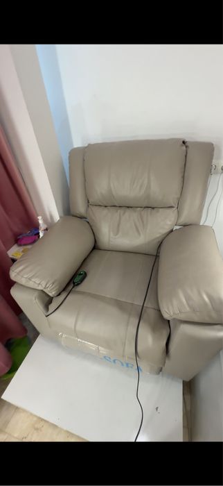 Продам реклайнер с пультом +подиум,