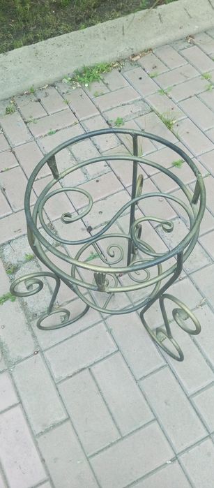 Подставка под цветы