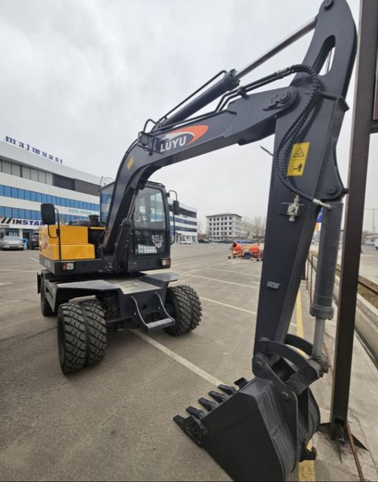 Экскаватор 0.3куб АВТОМАТ