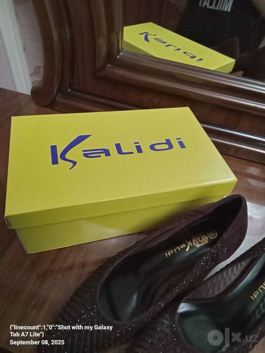 Ayollar tuflisi sotiladi