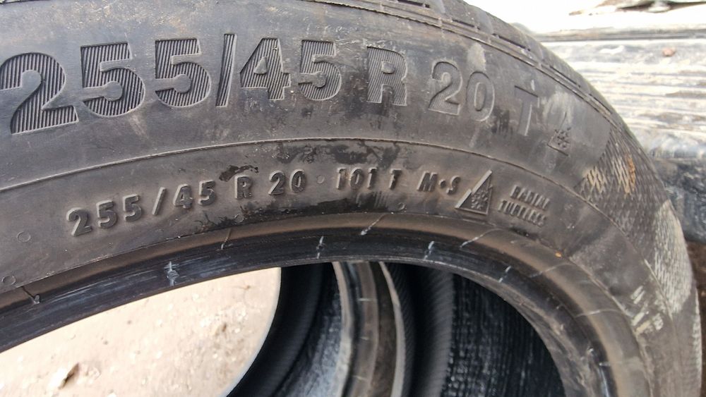 Anvelope 255/45R20 marca Continental, DOT 2021,M +S