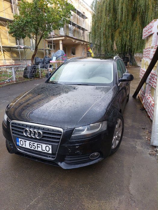 Vind Audi A4 B8 anul 2009