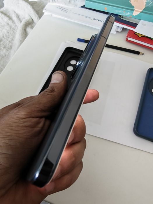 Продавам/Бартер-Honor magic 7 pro/12-512/, като нов.