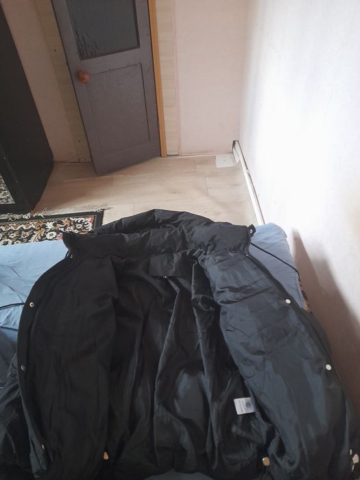 Продам куртку  осенью