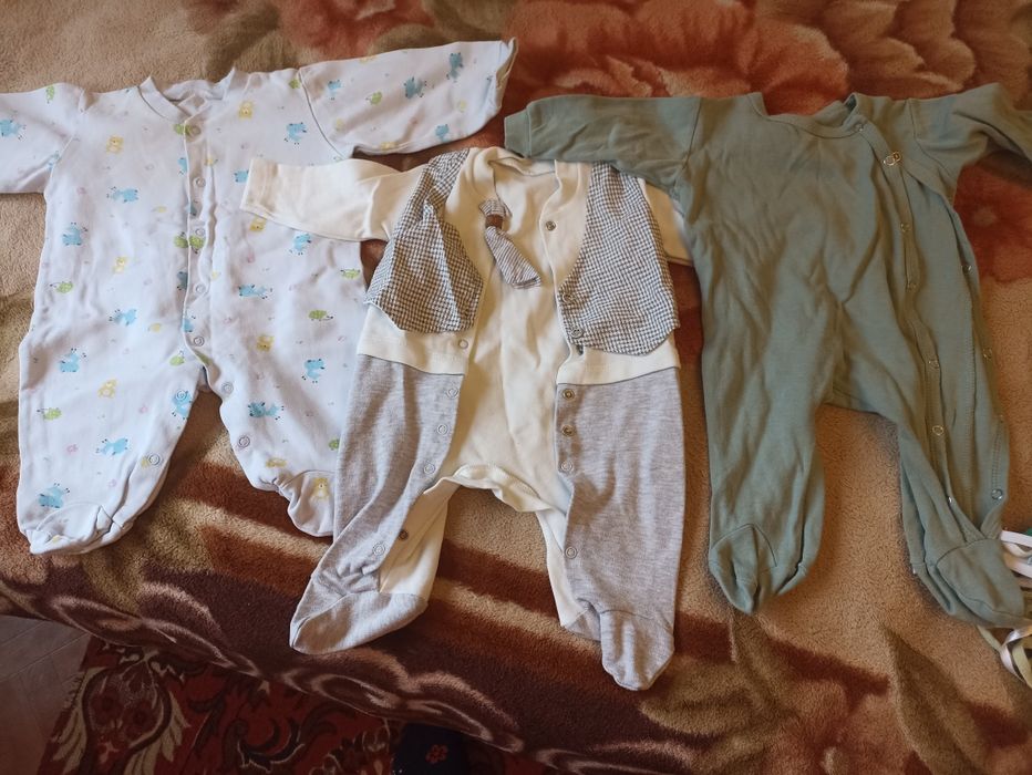 Продам детские вещи