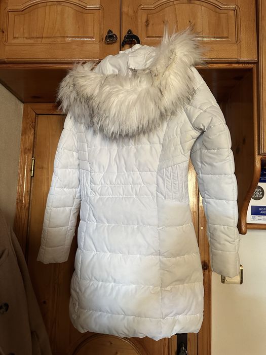 Дамско дълго бяло яке