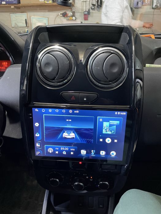 Navigatie Android Dacia Duster Carplay Android Auto + Camera