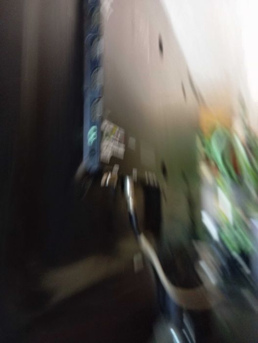 Телевизор 40дюймов 102см